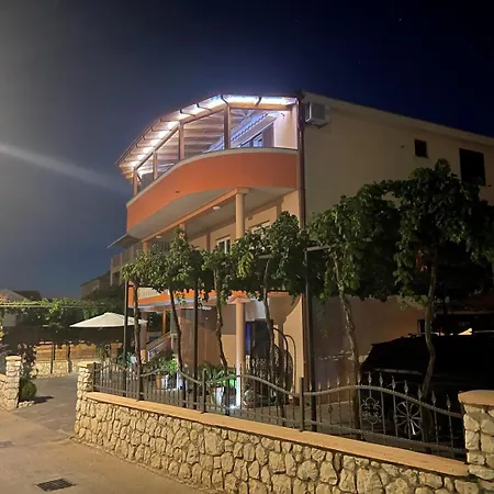 Cozy Neda Near The Sea *