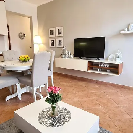 Cozy Neda Near The Sea Vendégház