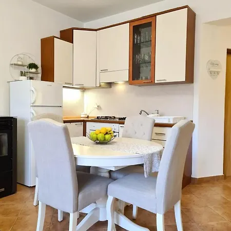 Affittacamere Cozy Neda Near The Sea 3*