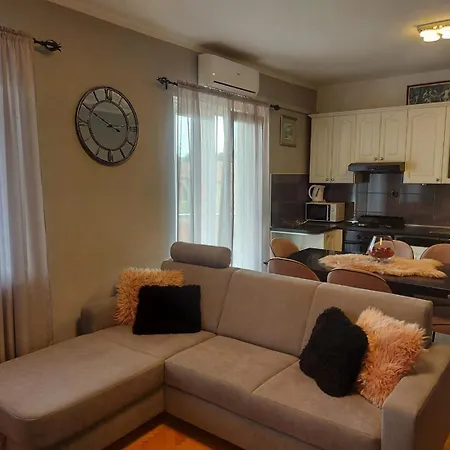 Cozy Neda Near The Sea Vendégház